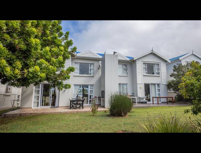 2 BEDROOM HOUSE FOR SALE IN PINNACLE POINT GOLF ESTATE